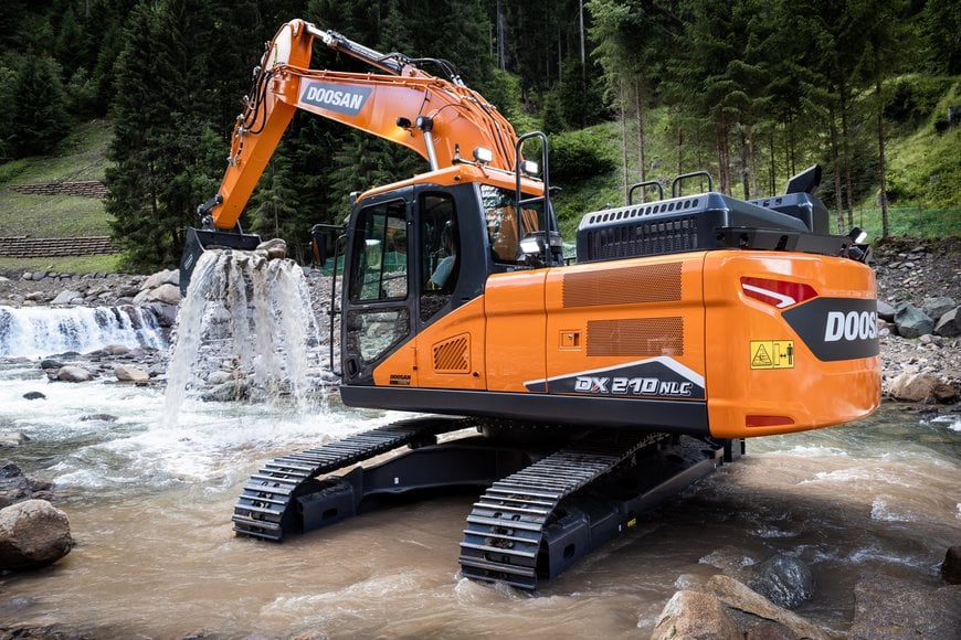 New Doosan 21 t Excavators in Three Different Configurations